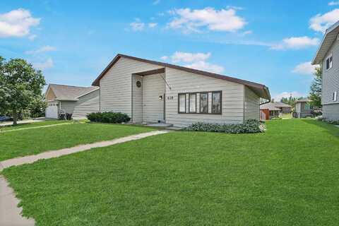 419 Heritage Road, Cedar Falls, IA 50613