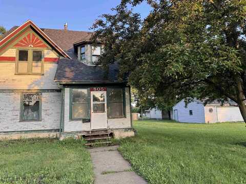 805 Pine Street, LaPorte City, IA 50651