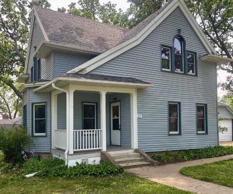 401 High Street, Decorah, IA 52101