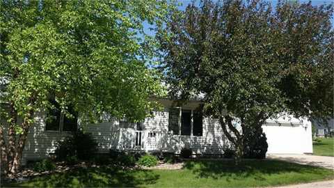 910 NW 6th Street, Waverly, IA 50677