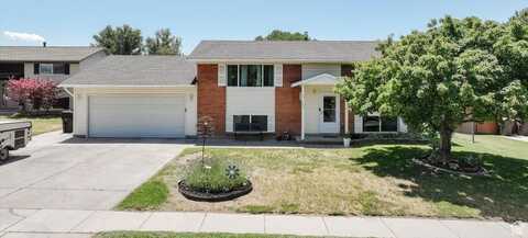 623 W 1635 N, Clinton, UT 84015