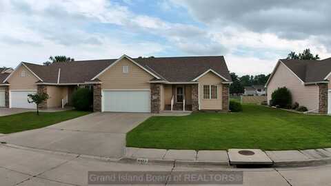 4021 Sandalwood Dr, Grand Island, NE 68803