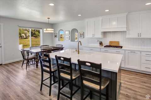 2106 W 2000 N, Farr West, UT 84404