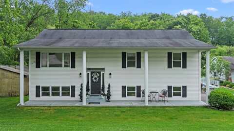 304 May Ln, Evans City, PA 16033
