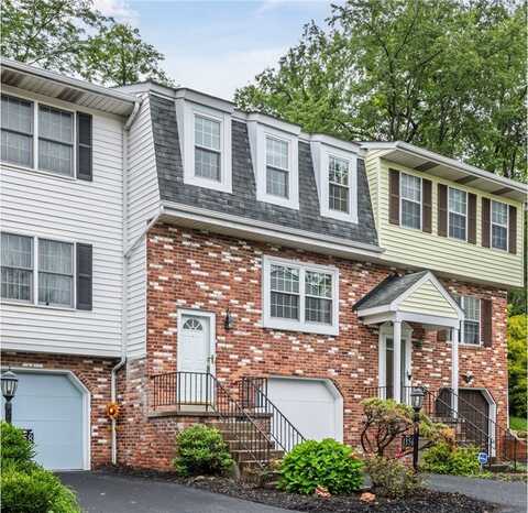 1356 Quail Run Cir, Bethel Park, PA 15102