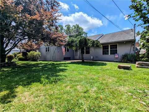 570 S 7th St, Sharpsville, PA 16150