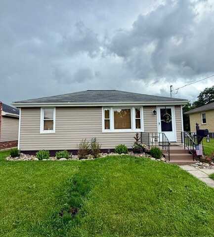 129 S Main St, Houston, PA 15342