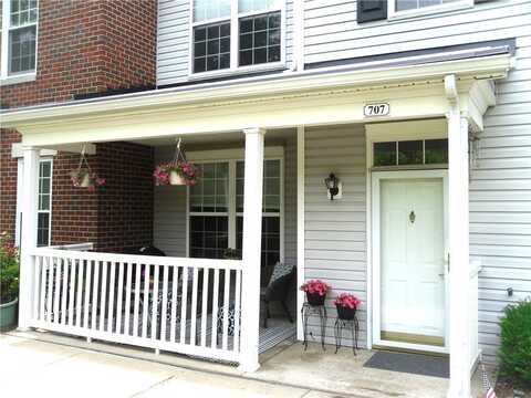 707 Sonie Dr, Ohio Twp, PA 15143
