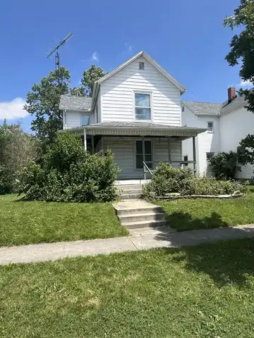 110 E Benton Street, Wapakoneta, OH 45895