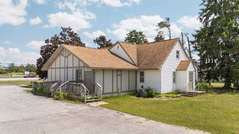 2066 S Otsego Avenue, Gaylord, MI 49735