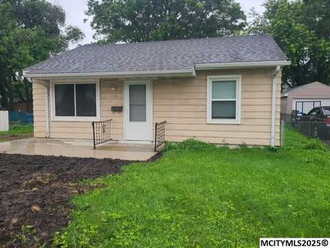 1104 N Van Buren, MASON CITY, IA 50401