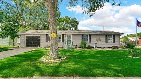 718 W Elizabeth Street, Kouts, IN 46347
