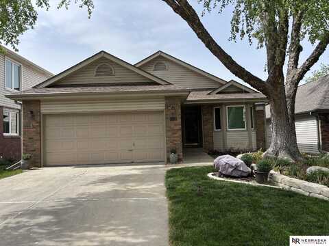 6432 Westminster Court, Lincoln, NE 68510