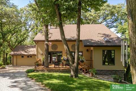 17633 Pioneer Trail, Plattsmouth, NE 68048