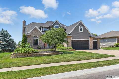 1011 Norton Drive, Papillion, NE 68046