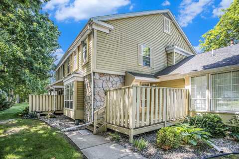 3520 Shadow Bend Drive, Kalamazoo, MI 49048