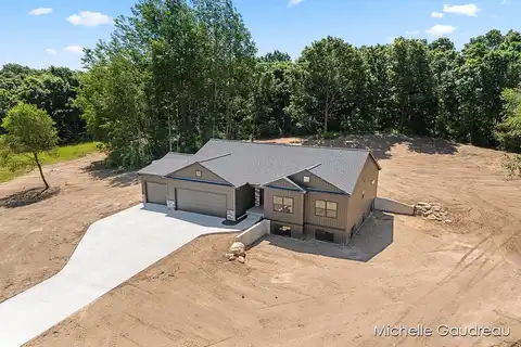 3551 Leaf Lane, Freeport, MI 49325