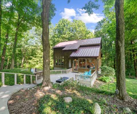 928 Curtis Road, Quincy, MI 49082