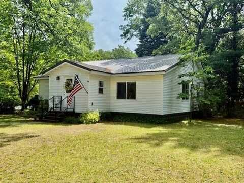 481 W Calumet Avenue, Twin Lake, MI 49457