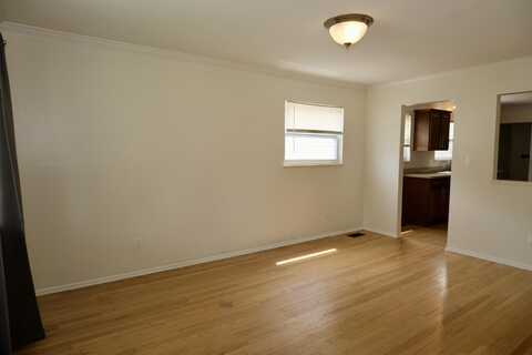 433 W Otis Avenue, Hazel Park, MI 48030