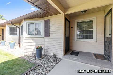 7498 Pinegrove Drive, Jenison, MI 49428