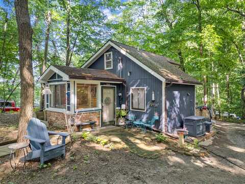 3570 Parkway Court, Hillsdale, MI 49242