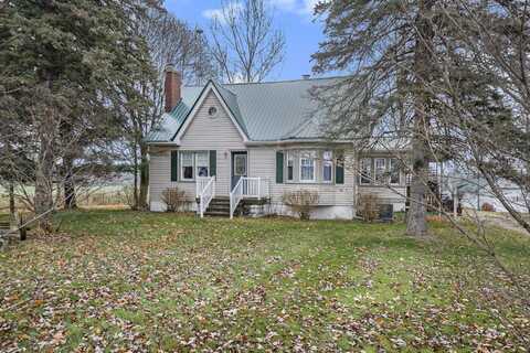 2706 S Maple Island Road, Fremont, MI 49412