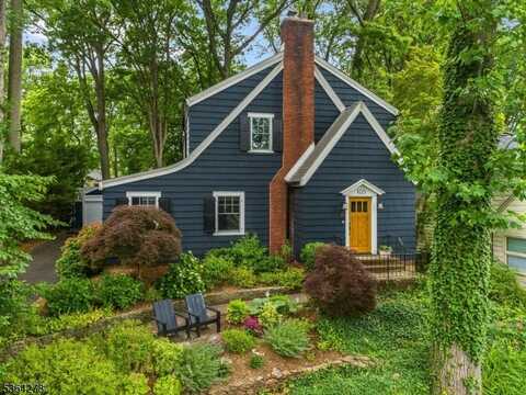 105 Wellington Ave, Millburn, NJ 07078