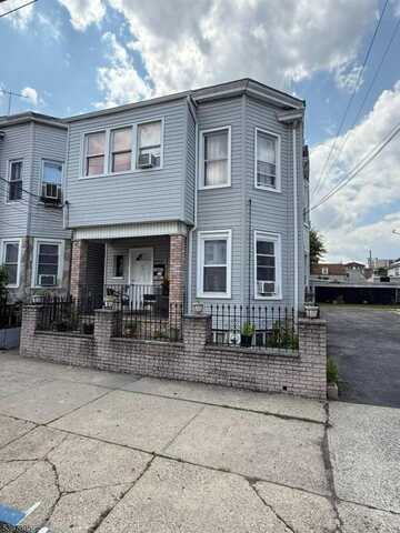 972 E 19Th St, Paterson, NJ 07501