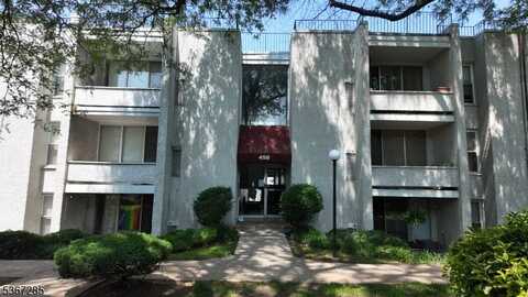 458 River Rd, Nutley, NJ 07110