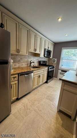 53 Sandra Circle, Westfield, NJ 07090