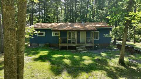 22 Mudd Hole Rd, Gap Mills, WV 24941