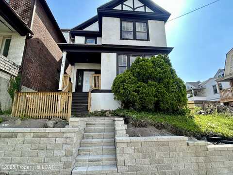 245 E Northampton Street, Beach Haven, PA 18702