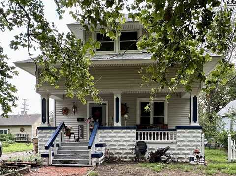 218 N 7th St, Sterling, KS 67579