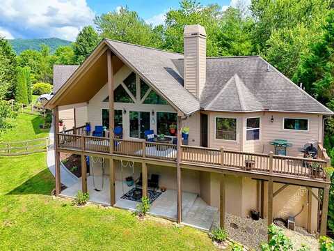 300 Deer Ridge Road, Franklin, NC 28734