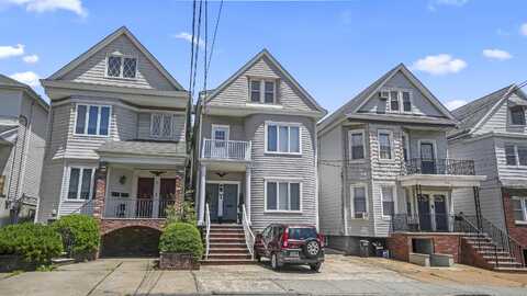 23 WEST 42ND ST, Bayonne, NJ 07002
