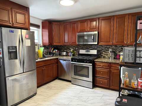 420 WAYNE ST, JC, Journal Square, NJ 07302