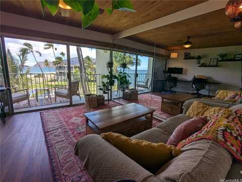 87-561 Farrington Highway, Waianae, HI 96792