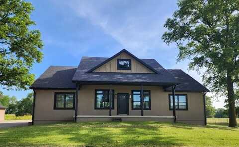 576 E 47 Highway, Girard, KS 66743