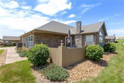 674 NE 65th Terrace, Gladstone, MO 64118
