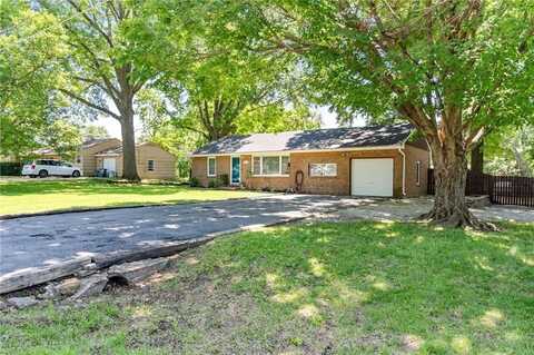 7727 Richland Avenue, Kansas City, KS 66111