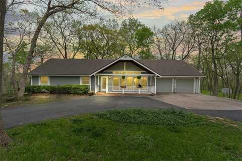 7770 Buckwood Drive, Smithville, MO 64089