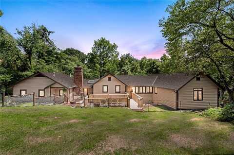 13601 E 55th Terrace, Kansas City, MO 64133