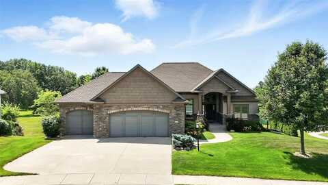 701 Sherwood Dr, IowaCity, IA 52245