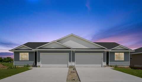 918 Juneberry Dr, Palo, IA 52324
