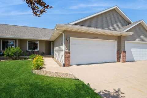 3225 Prairie Bend Circle, Marion, IA 52302