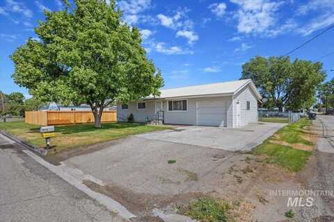 1030 18th Street, Heyburn, ID 83336