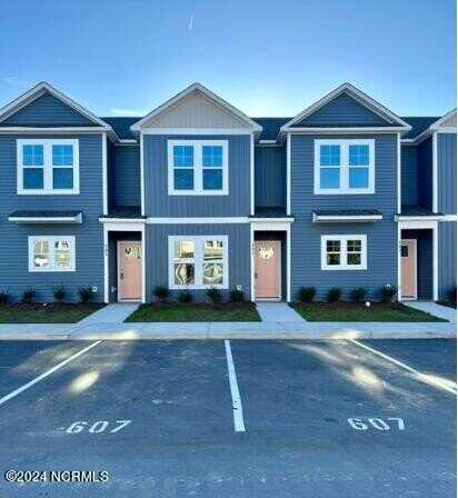 607 Jacks Crossing Road, Hubert, NC 28539
