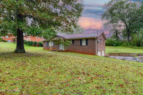 1652 Forest Heights Circle, Lenoir City, TN 37772