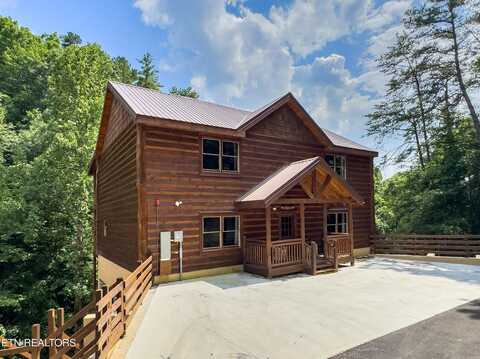2765 Green Mountain Way, Sevierville, TN 37876